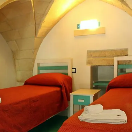 Facile - La Corte أوترانتو