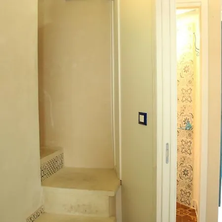 Facile - La Corte أوترانتو