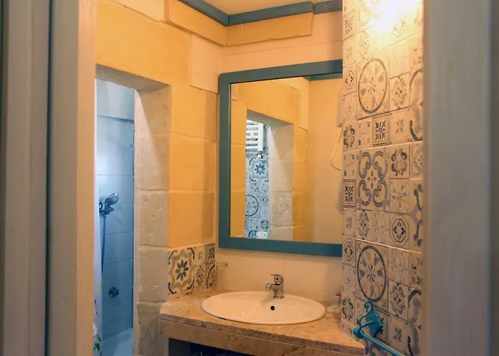 Facile - La Corte Tatil Evi *